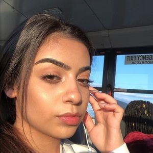 Meet your Posher, Zainab